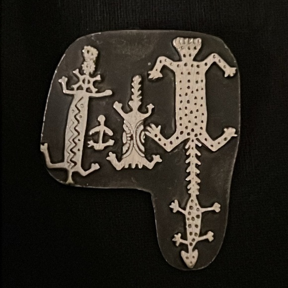 Urban Fetishes Brooch - Picture 10 of 10